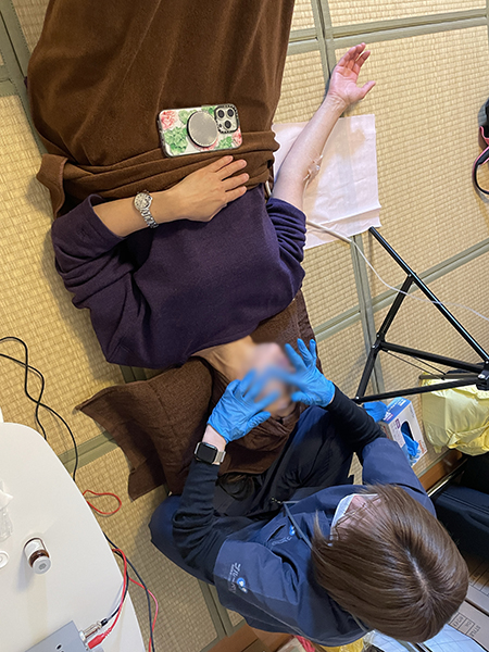 マッサージピール＋イオン導入とNAD点滴を実施しました。